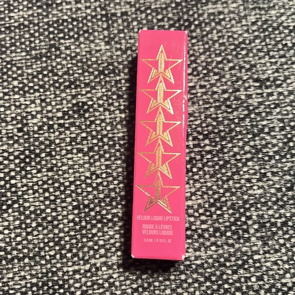 NWT Jeffree Star VELOUR LIQUID LIPSTICK- Hi How Are Ya?